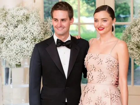 Miranda Kerr mang thai con thứ 3 cho tỷ phú kém 7 tuổi