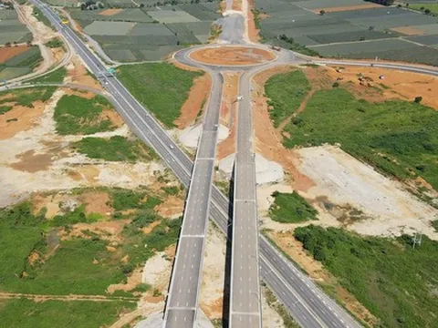 Cận cảnh tuyến đường Đông - Tây 23 km trị giá gần 2.000 tỉ đồng