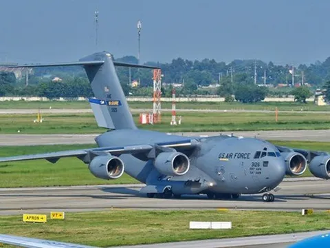 "Ngựa thồ" C-17 chuyên phục vụ Tổng thống Mỹ liên tiếp đến Hà Nội