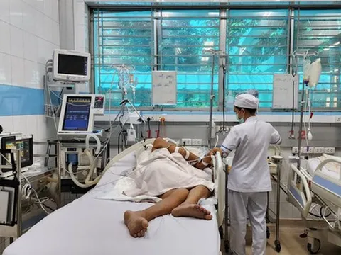 Thở máy chỉ vì vết trầy xước