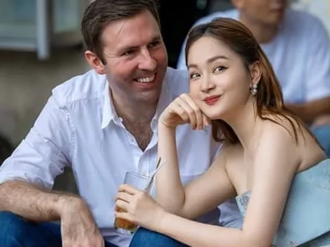 Diễn viên Lan Phương tình tứ dạo phố bên chồng Tây