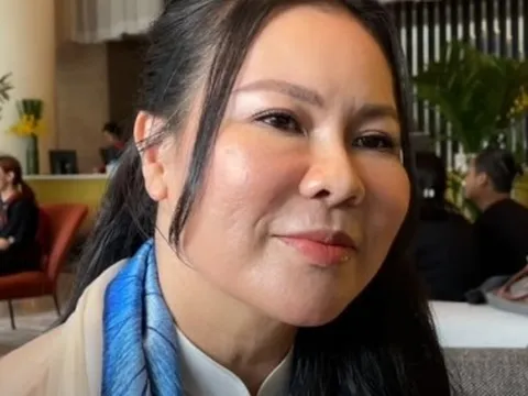 Vợ CEO hơn 7 tuổi của diễn viên Quý Bình đáp trả khi bị soi mói ảnh mừng tuổi mới nhưng không có mặt chồng