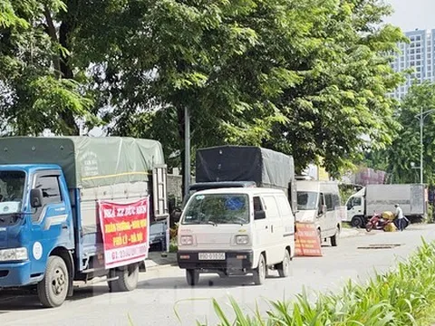 Cảnh tuyến đường BT nghìn tỷ ở Hà Nội biến thành bãi xe, nơi tập kết rác thải
