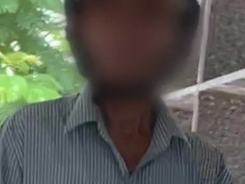 Phẫn nộ với kẻ có hành vi "biến thái" trong nhà vệ sinh nữ