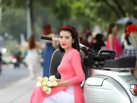 Đồng Nai: Xe hoa mùa thu Hà Nội hút hồn nhiều người