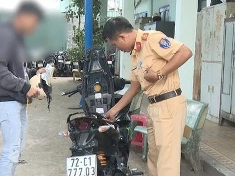 Nam thanh niên ở Tp.Vũng Tàu lái xe máy bốc đầu bị phạt 8,5 triệu đồng