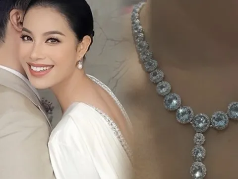 Mỗi lần Phạm Hương được chồng tặng quà là một lần cộng đồng mạng chấn động: Hết biệt thự ven sông lại đến món đồ giá trị "khủng"