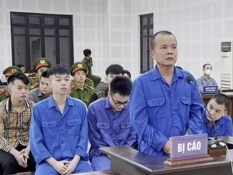 Tp.Đà Nẵng: Rủ con đi hỗn chiến, 3 cha con nhận 16 năm 6 tháng tù