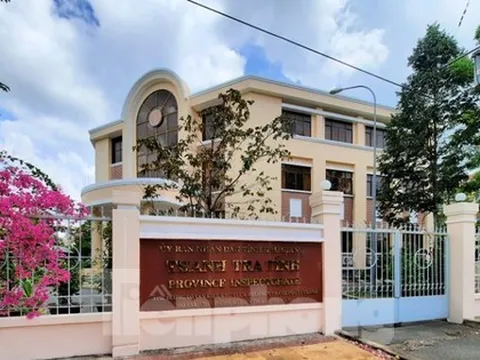 Phó chánh Thanh tra 'vào nhà nghỉ với vợ người khác' bị cách chức