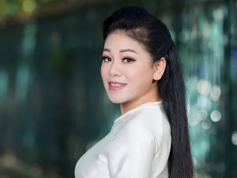 Ca sĩ Anh Thơ tuổi 47: Làm mẹ đơn thân, đủ tiền mua biệt thự vẫn ở chung cư vì con