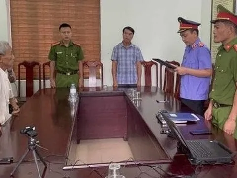 Bắt cụ ông 'nổ' quen lãnh đạo, lừa xin việc để chiếm đoạt tiền