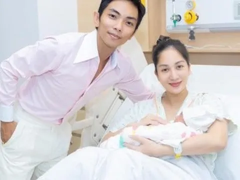 Khánh Thi dùng nước khoáng dưỡng da, lâm bồn sinh con thứ 3 nhan sắc vẫn tươi tắn