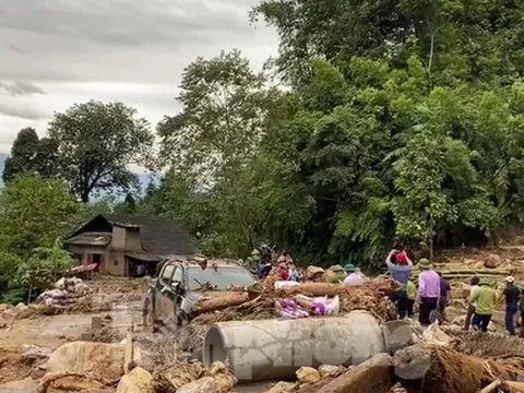 Cảnh hoang tàn nơi lũ quét vừa đi qua ở Lào Cai