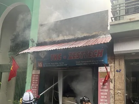 Hà Nội: Thêm một vụ cháy nhà trên phố Lý Nam Đế khiến người dân hoảng hốt