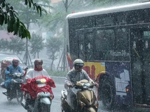 Miền Bắc, miền Trung đón mưa rất lớn, kéo dài