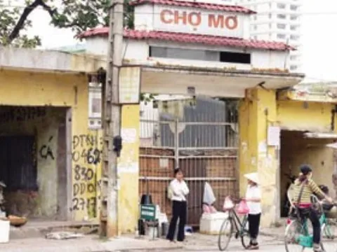 Khu chợ "trăm tuổi" của Hà Nội được đưa xuống lòng đất 9 năm trước, giờ ra sao?