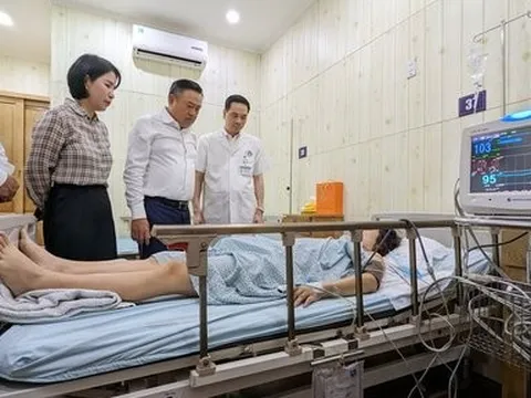 Rút ngắn chuyến công tác, Chủ tịch Hà Nội về thăm nạn nhân vụ cháy