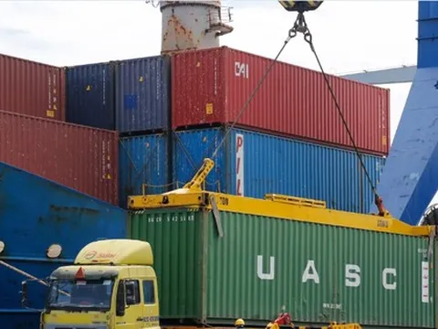 Thông tin mới vụ nhiều container nông sản bất ngờ bị ‘tuýt còi’