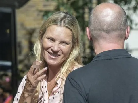 Không thể nhận ra siêu mẫu hàng đầu Kate Moss