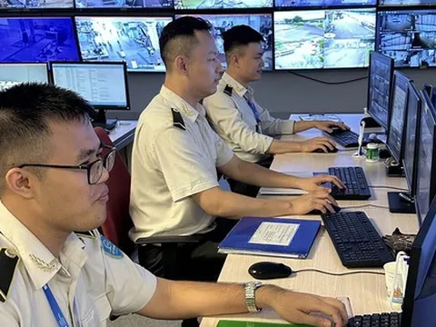 Nữ khách "cầm nhầm" ví của khách nam từ Nội Bài bay vào TP HCM