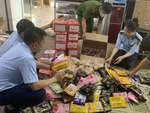 Nghệ An: Tạm giữ hàng nghìn chiếc bánh trung thu không rõ nguồn gốc