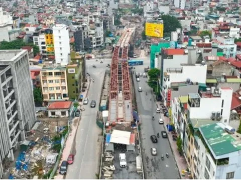Cầu vượt Nguyễn Văn Cừ - Hồng Tiến gấp rút thi công sau vướng mắc mặt bằng