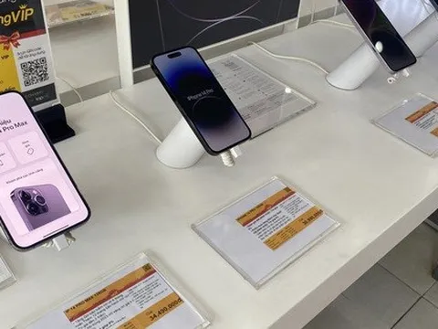 iPhone 15 xách tay chỉ cao hơn giá gốc khoảng 10 triệu đồng