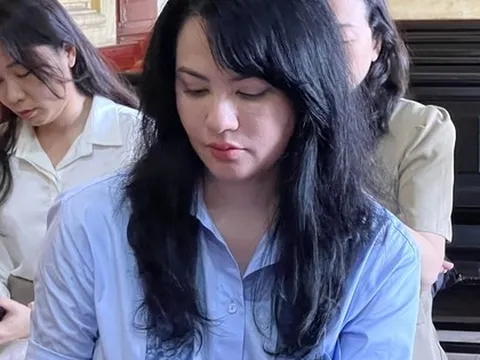 Vụ kiện hậu ly hôn đòi gần 300 tỉ đồng: Cựu siêu mẫu Ngọc Thuý đến tòa