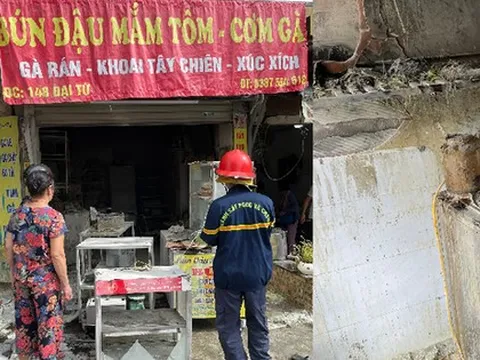 Hà Nội: Quán ăn bất ngờ bốc cháy trên phố khiến người dân hốt hoảng
