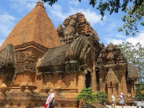 Khánh Hòa ban hành quy chế quản lý, thu chi tiền công đức tại Tháp Bà
