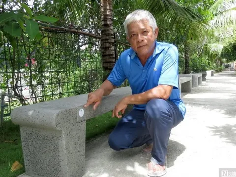 Người “nhốt” rác thải nhựa vào bê tông tạo ra vật dụng có giá trị