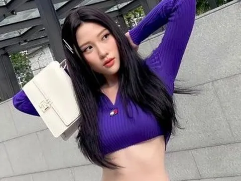 Sau khi giảm 12kg, em gái Trấn Thành chăm mặc khoe eo mix túi hiệu "lên tay"