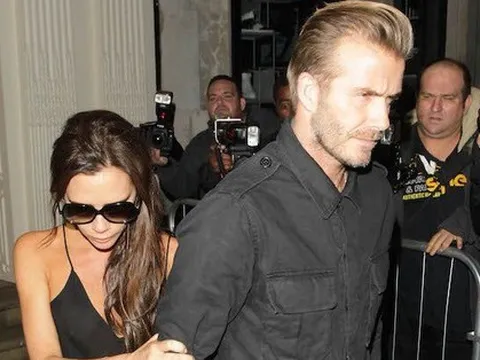Beckham và Victoria lén lút hẹn hò ở bãi xe