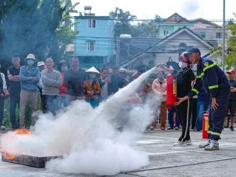 Lâm Đồng: Thực tập PCCC - CNCH tại các khu chung cư