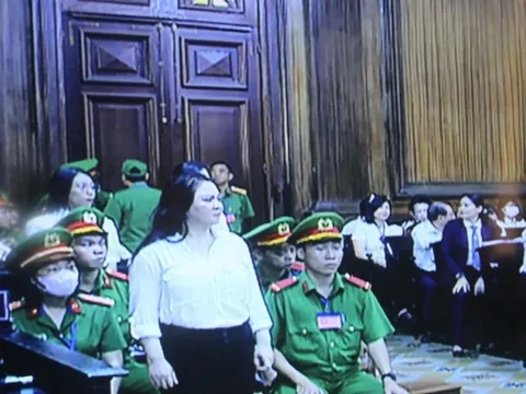 Xét xử vụ Nguyễn Phương Hằng: Bị cáo nói gì về việc "không xin lỗi" ca sĩ Đàm Vĩnh Hưng, Vy Oanh?