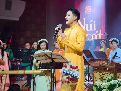 Ca sĩ Trần Tùng Anh: "Hát buổi sáng với ca sĩ là cực hình"