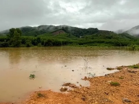 Nam sinh lớp 9 đi thả lưới bắt cá giữa mưa lũ bị đuối nước thương tâm