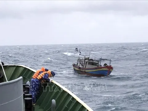 Thời tiết ngày 23/9: Mưa dông, gió mạnh trên biển