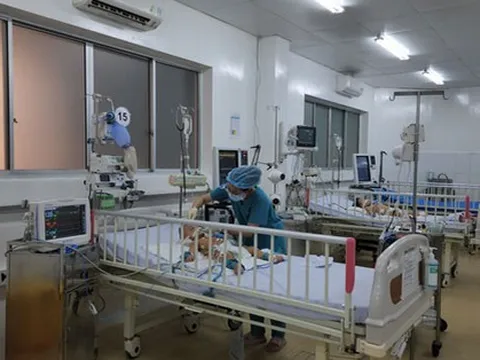 Nguy hiểm khi chuyển tuyến bệnh nhi tay chân miệng