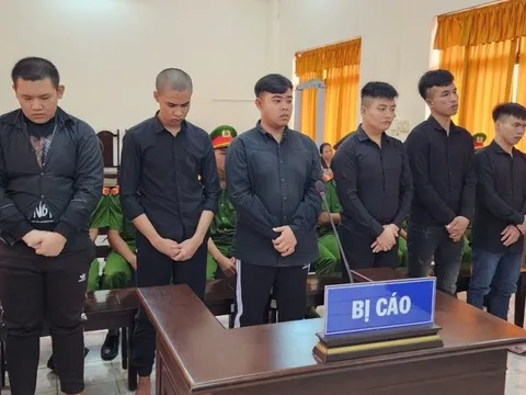 Phạt tù nhóm thanh niên mua bán, tàng trữ vũ khí quân dụng