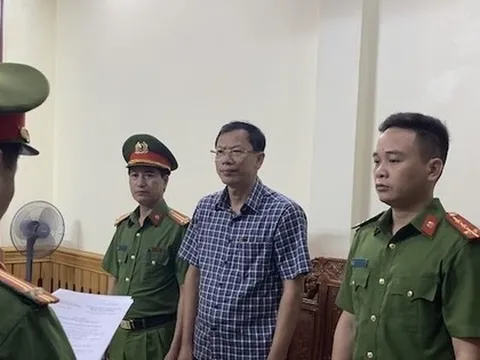 Bắt Hiệu trưởng và hai kế toán Trường Cao đẳng Công nghiệp Thanh Hóa