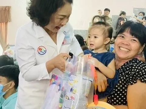 Trung thu sẻ chia yêu thương dành cho các bệnh nhi ở Khánh Hòa