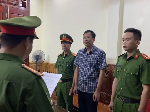 Bắt hiệu trưởng và kế toán trường dạy nghề làm thất thoát 4,7 tỷ đồng