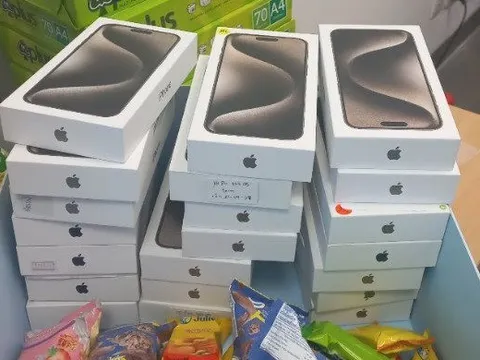Hải quan Đà Nẵng tạm giữ lô hàng 20 iPhone 15 Pro Max, trị giá 700 triệu đồng