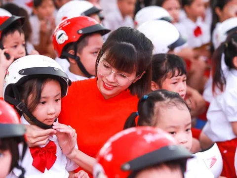 Dành tặng 2 triệu mũ bảo hiểm đạt chuẩn cho học sinh lớp 1 trên toàn quốc