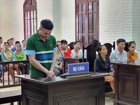 Giây phút ăn năn trước tòa của thầy giáo đâm chết bố vợ