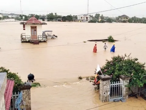 Thủ tướng chỉ đạo tập trung ứng phó và khắc phục hậu quả mưa lũ