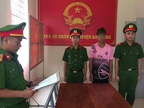 Tạm giữ thanh niên không chấp hành hiệu lệnh, lái xe tông CSGT