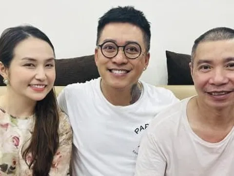 Vợ chồng Tuấn Hưng sang thăm, NSND Công Lý xúc động nói: Bao năm vẫn yêu thương