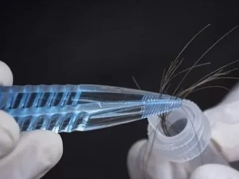 Đi xét nghiệm ADN, ông bố tá hoả phát hiện giới tính thật của con